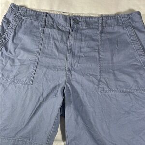 Old Navy mens slate blue Lived In Straight flat front 9" chino shorts - size 42
